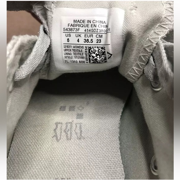 Converse Chuck Taylor Women's Low Top Sneaker Silver Metallic Canvas Size 6 - Picture 12 of 14